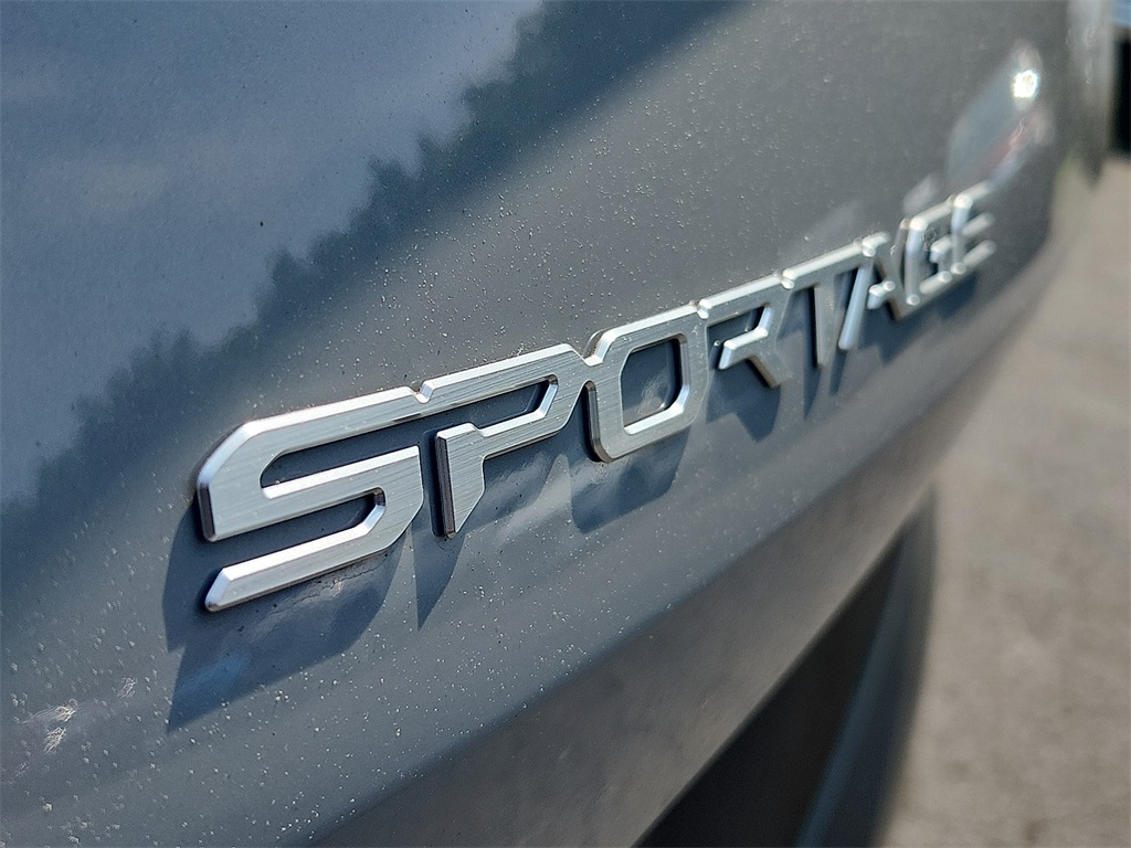Vehicle image 26 of 31