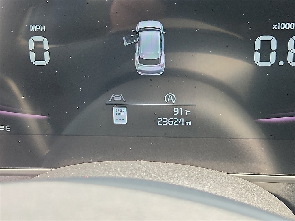 Vehicle image 15 of 31