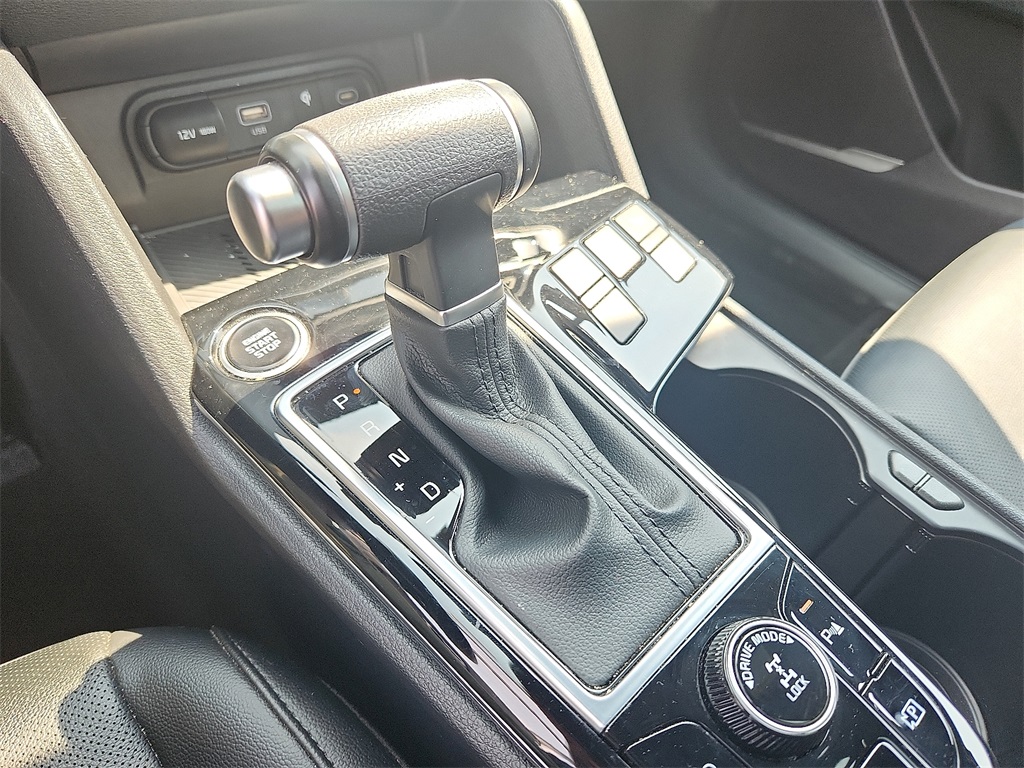 Vehicle image 20 of 31
