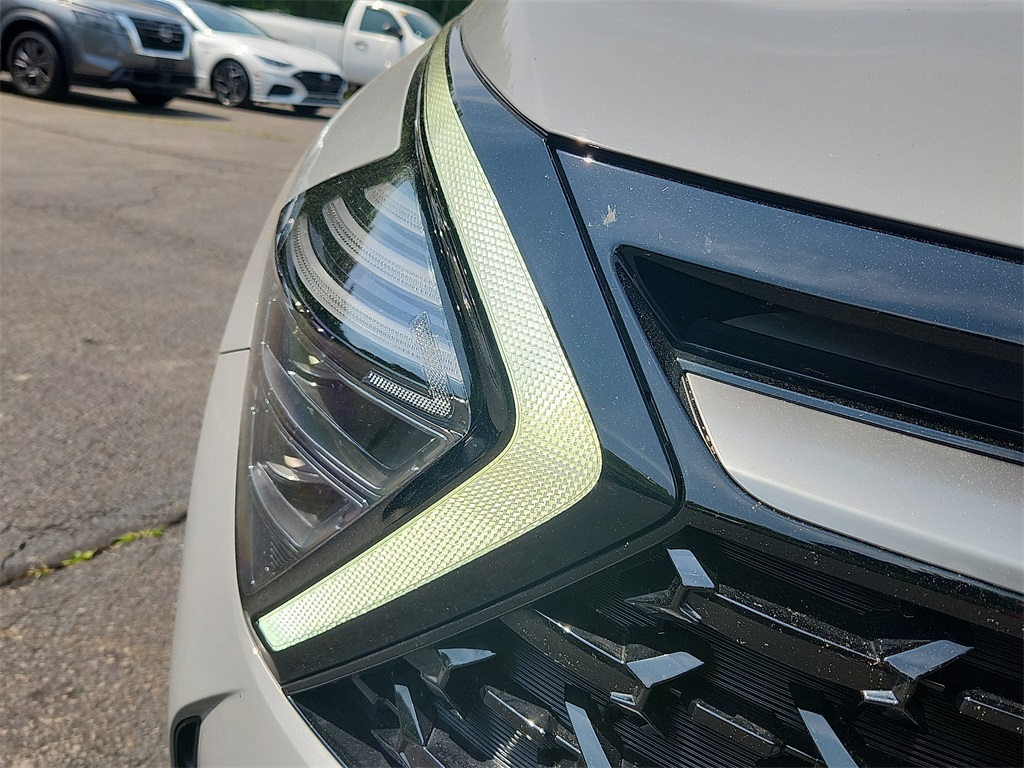 Vehicle image 27 of 31