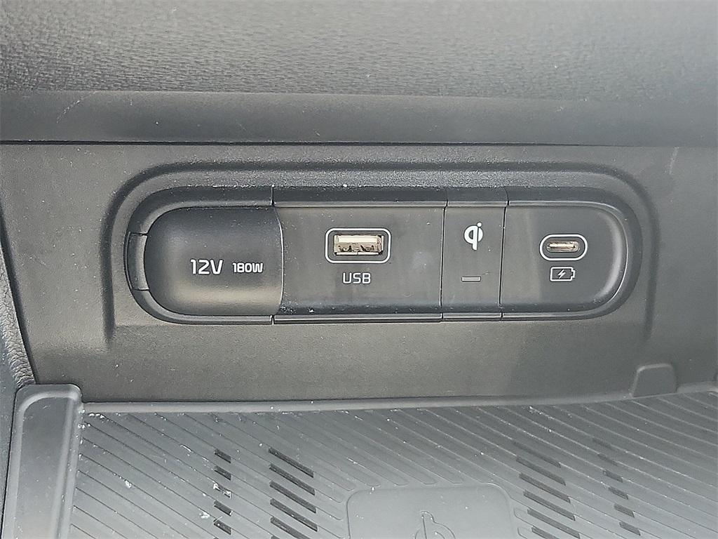 Vehicle image 28 of 31