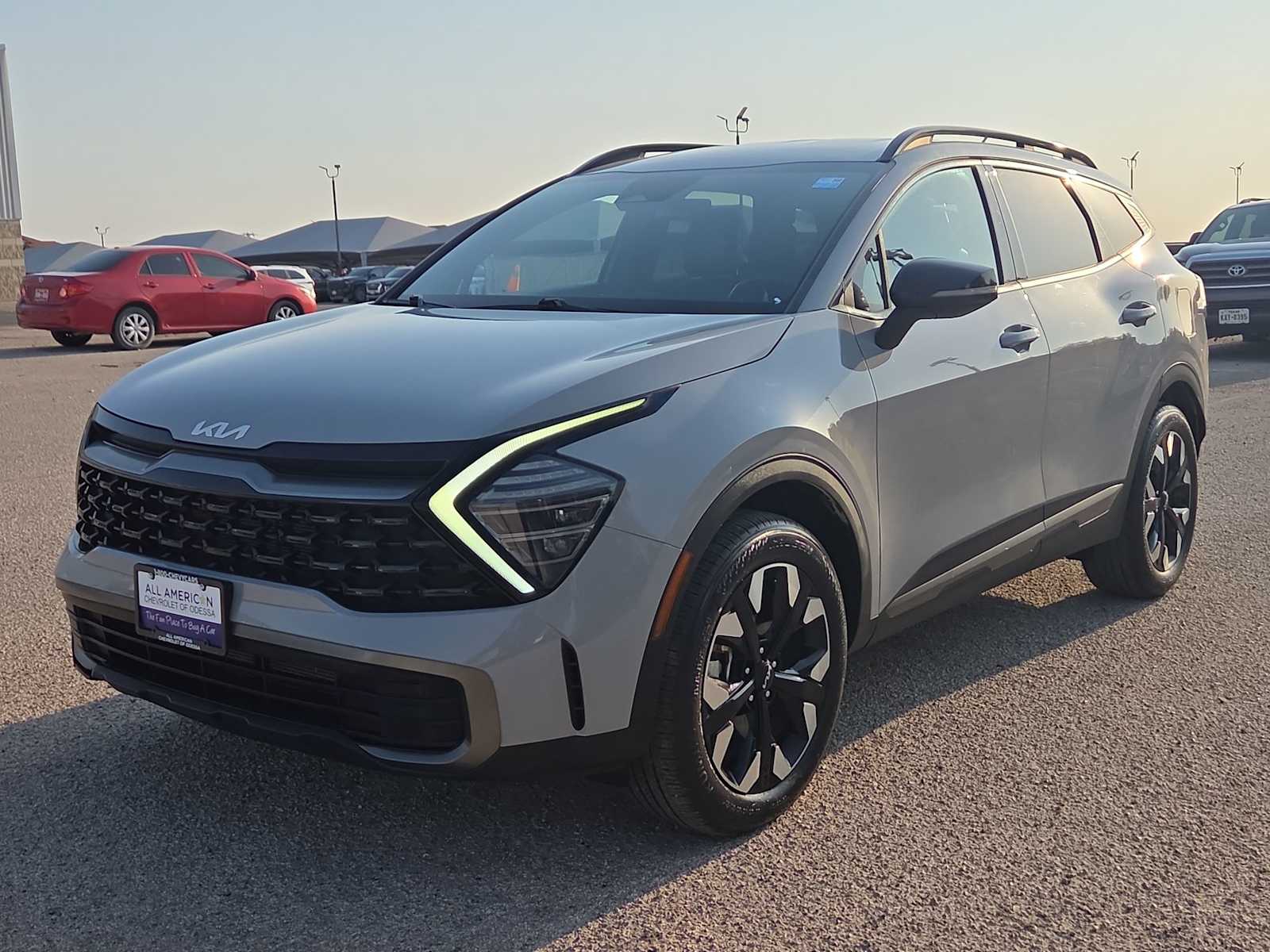 2024 Kia Sportage X-Line Image 2 of 25