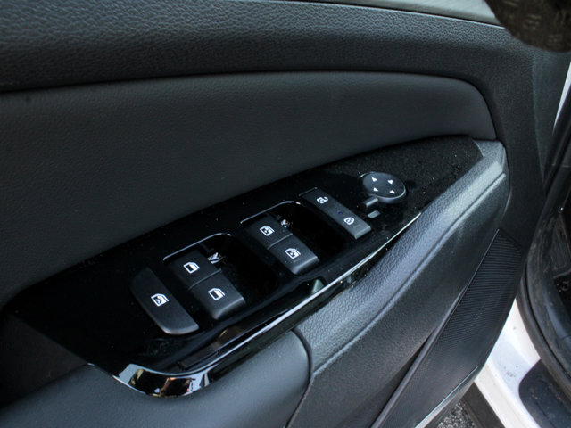 Vehicle image 12 of 22
