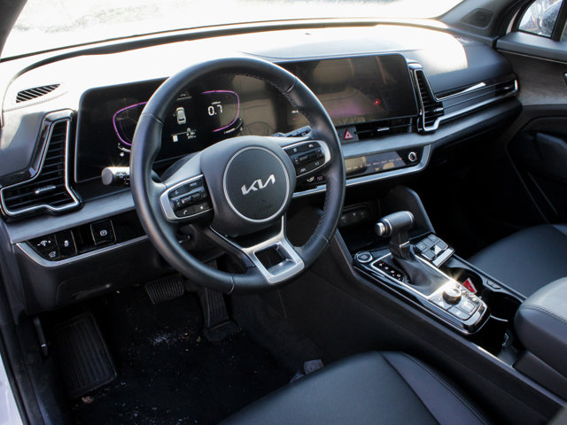 Vehicle image 14 of 22