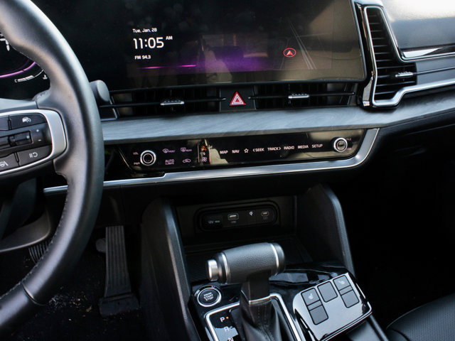 Vehicle image 18 of 22
