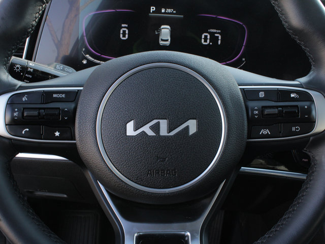 Vehicle image 16 of 22