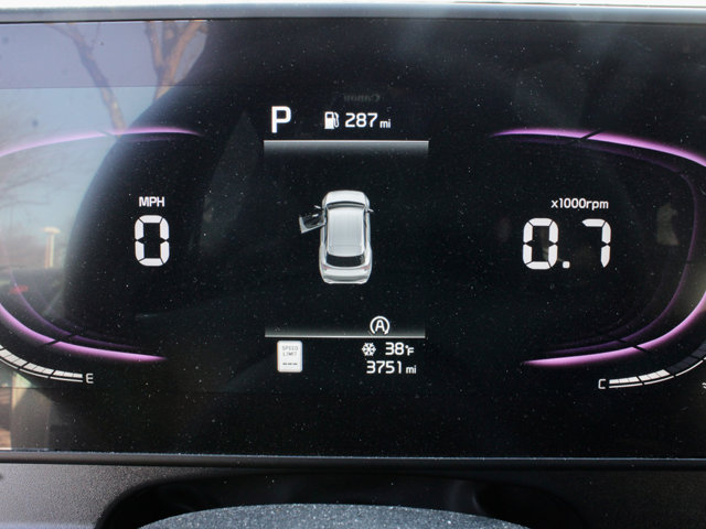 Vehicle image 17 of 22