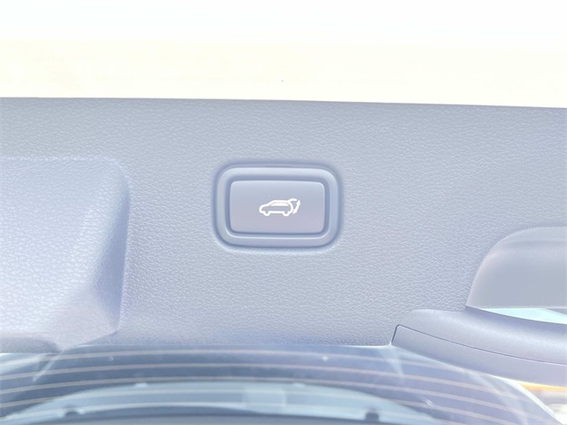 Vehicle image 14 of 36