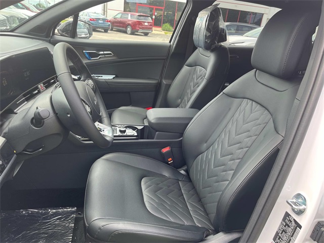 Vehicle image 25 of 36