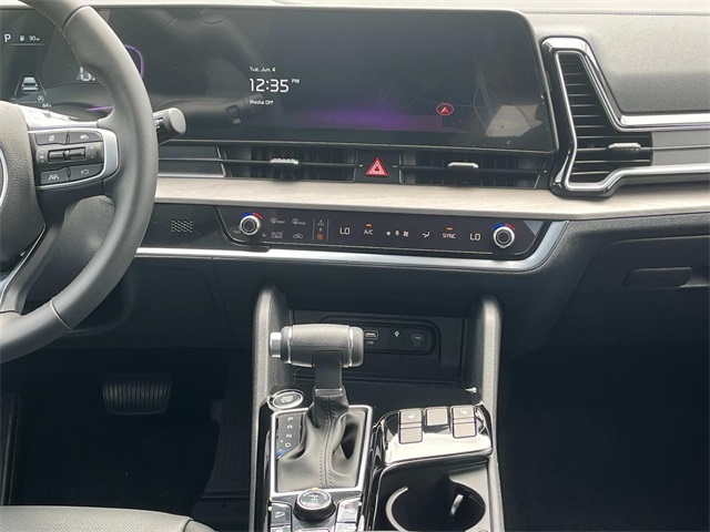 Vehicle image 18 of 36
