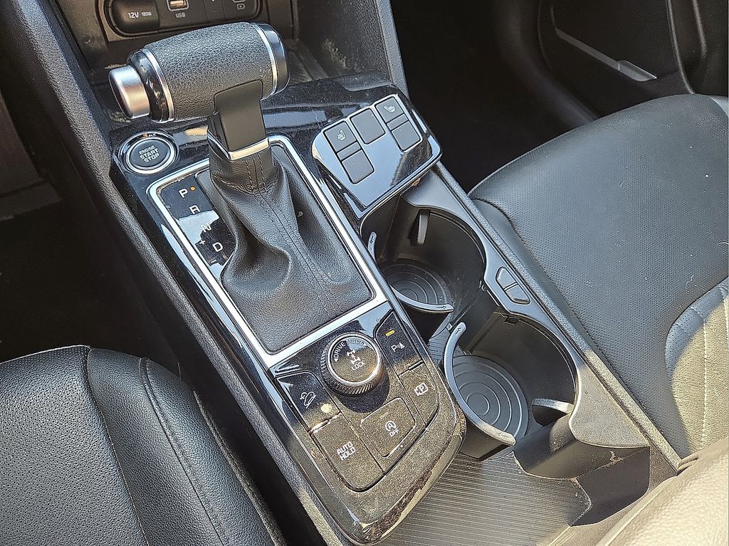 Vehicle image 26 of 30