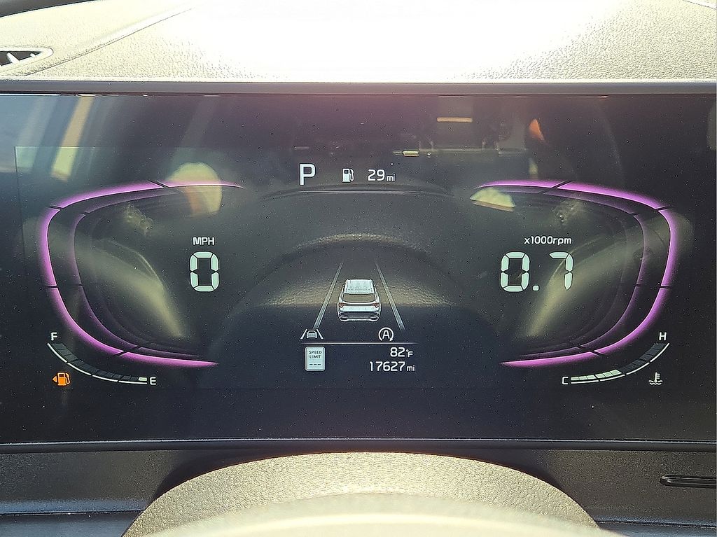 Vehicle image 21 of 30