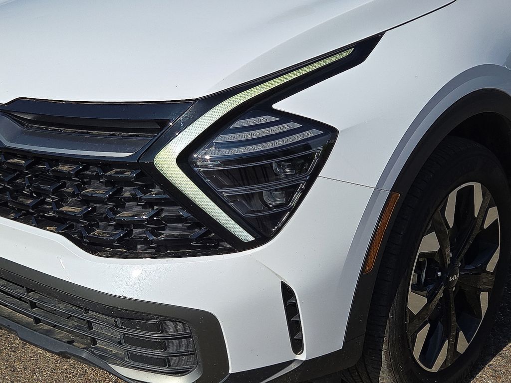 Vehicle image 8 of 30
