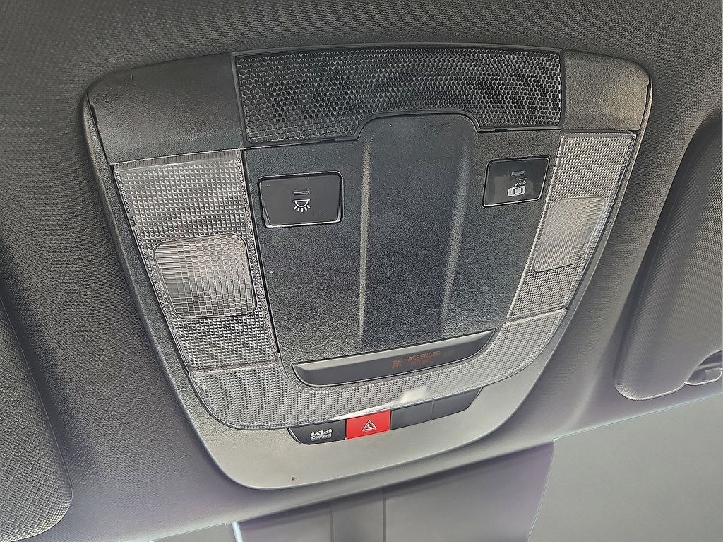 Vehicle image 28 of 30