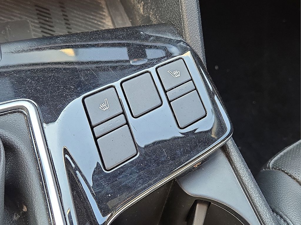Vehicle image 29 of 30