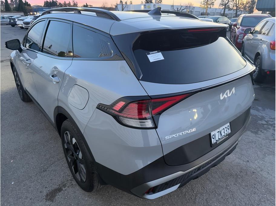 Vehicle image 8 of 19