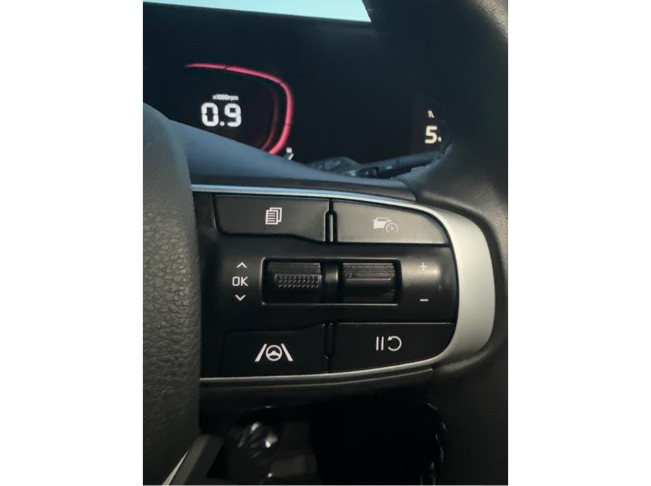 Vehicle image 10 of 19