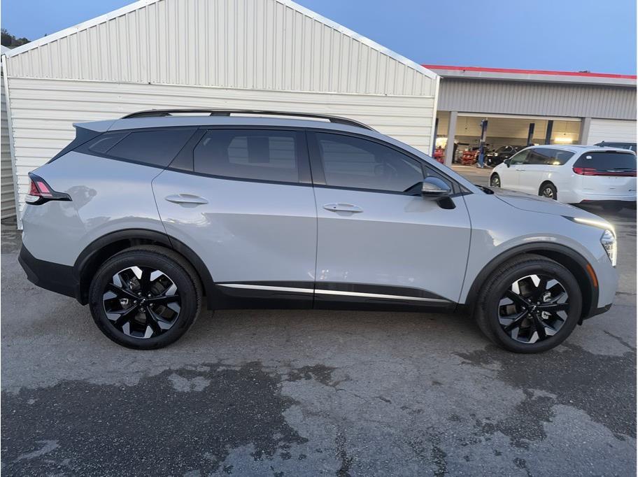 Vehicle image 7 of 19