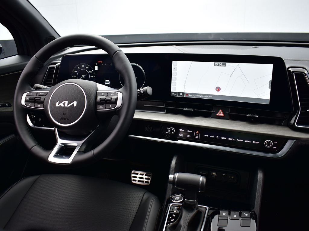 Vehicle image 9 of 31