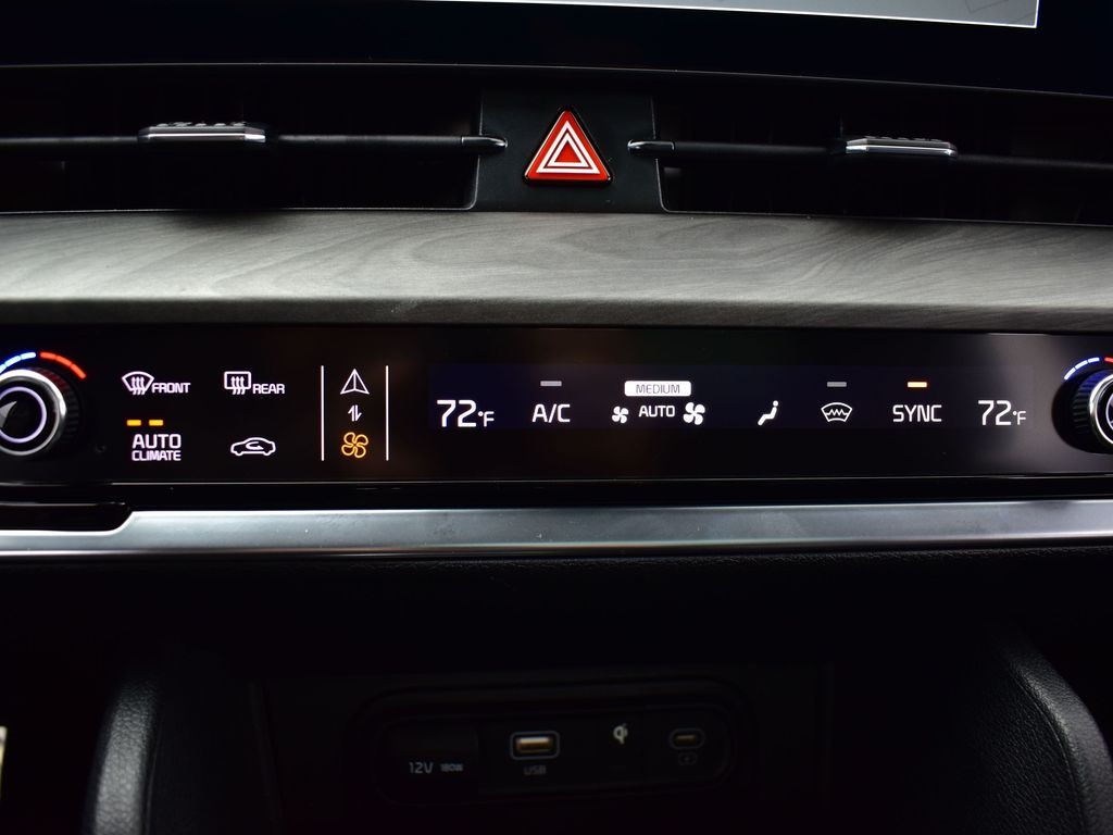 Vehicle image 27 of 31