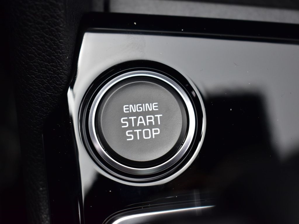 Vehicle image 24 of 31