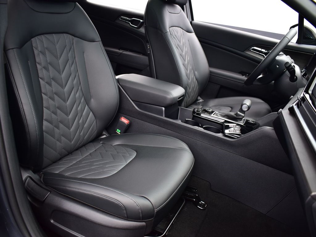 Vehicle image 11 of 31
