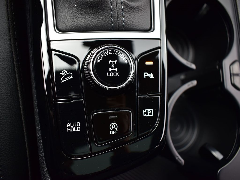 Vehicle image 25 of 31