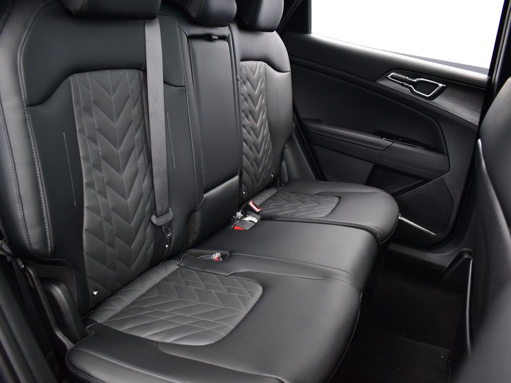 Vehicle image 12 of 31