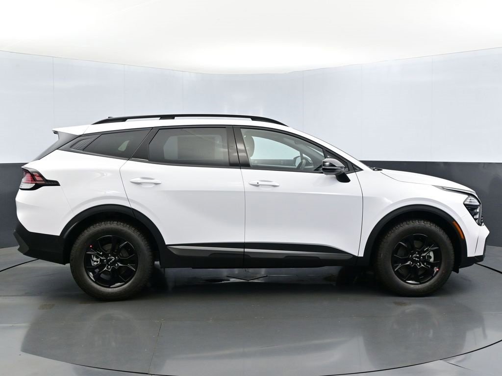 Vehicle image 5 of 8