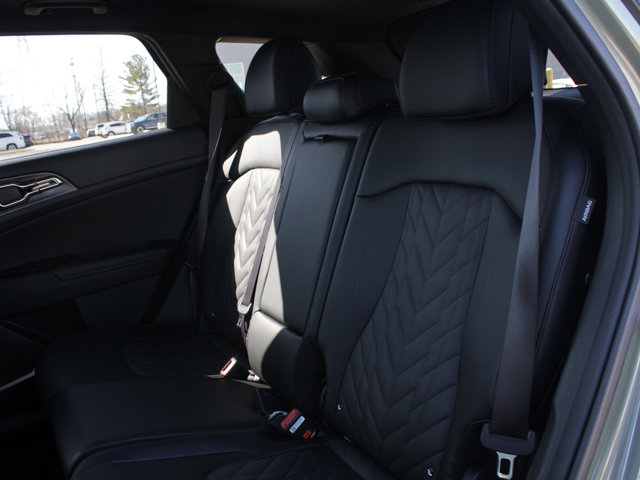 Vehicle image 11 of 22