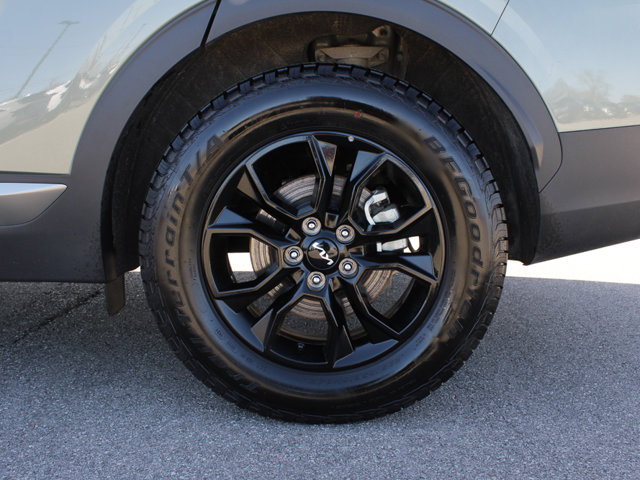 Vehicle image 9 of 22