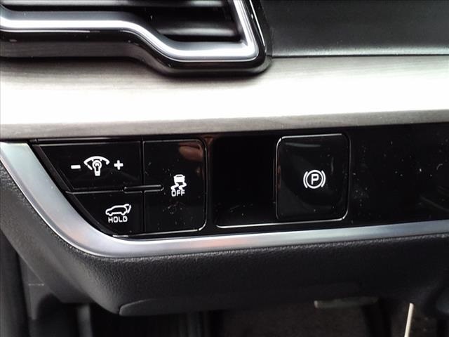 Vehicle image 12 of 31