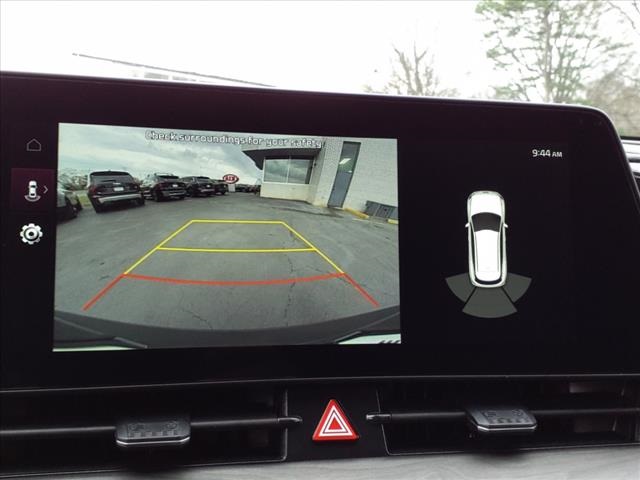 Vehicle image 17 of 31
