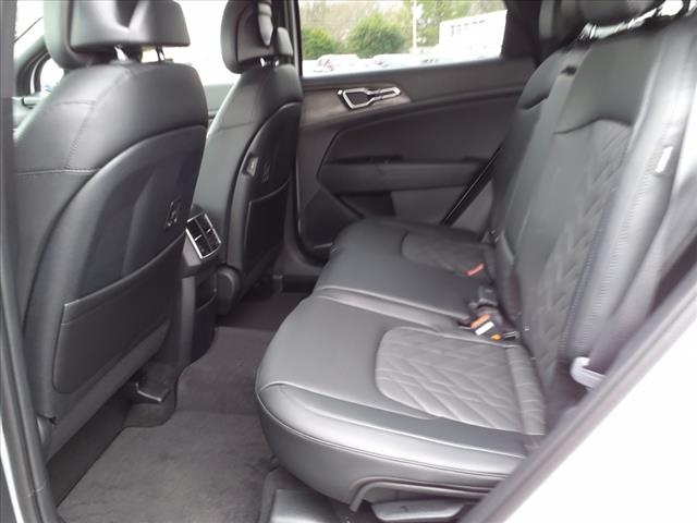 Vehicle image 27 of 31