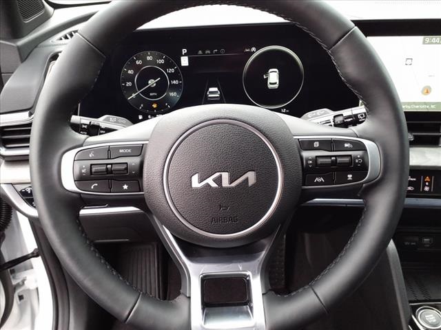 Vehicle image 22 of 31