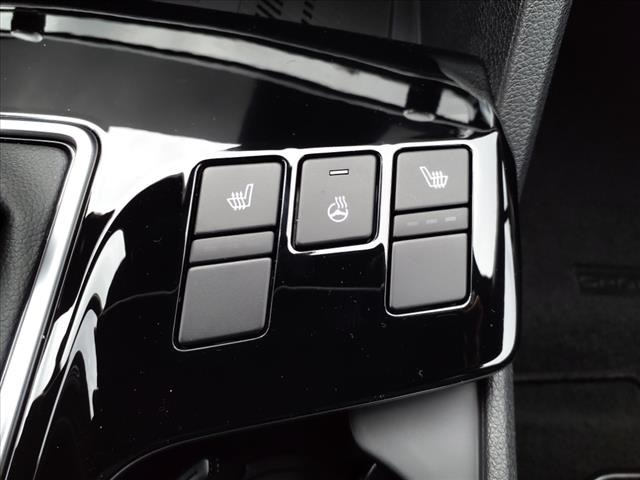 Vehicle image 19 of 31