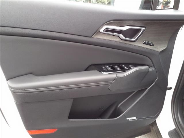 Vehicle image 10 of 31
