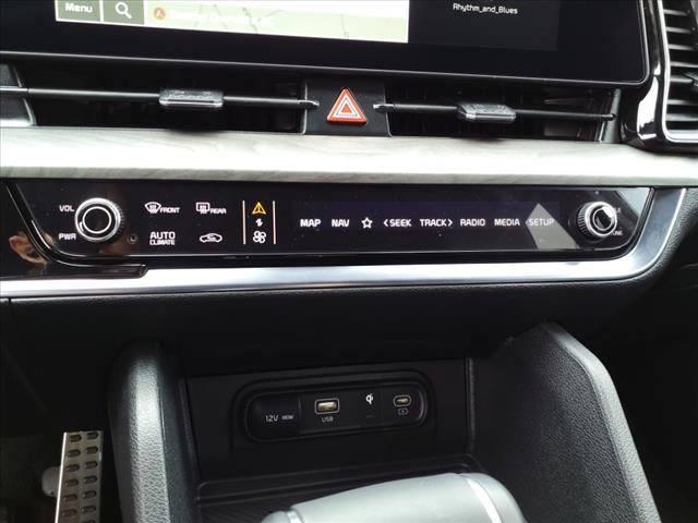 Vehicle image 18 of 31