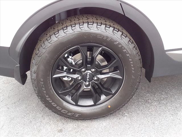 Vehicle image 25 of 31