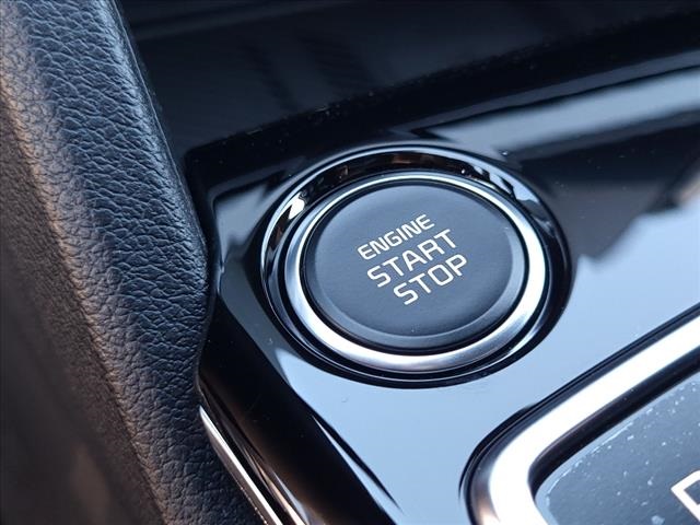 Vehicle image 22 of 33
