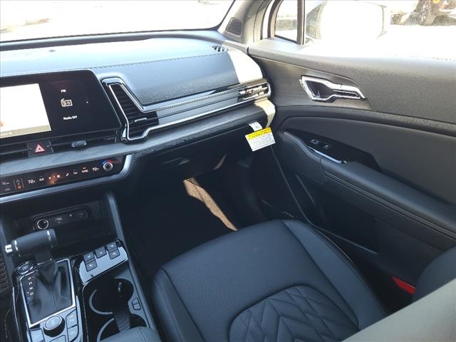 Vehicle image 31 of 33