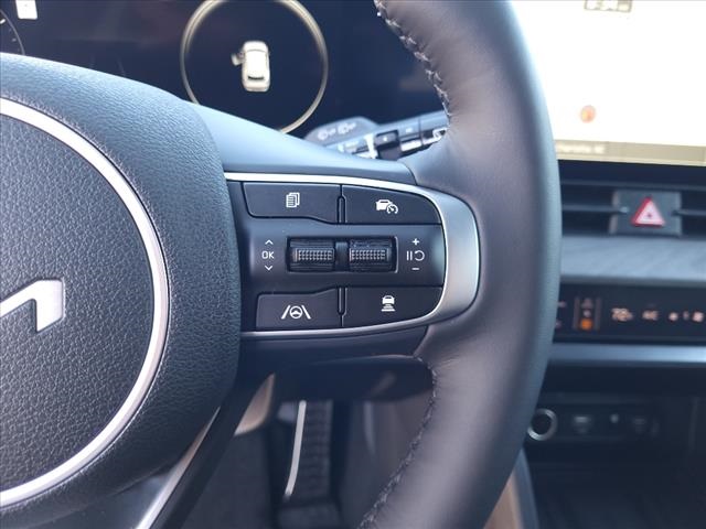 Vehicle image 25 of 33