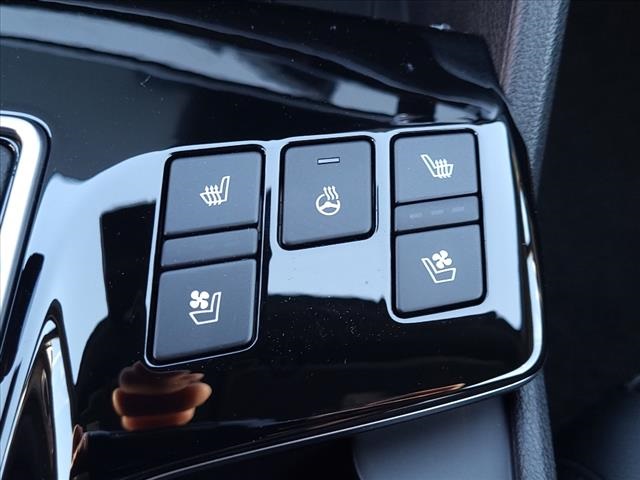 Vehicle image 20 of 33
