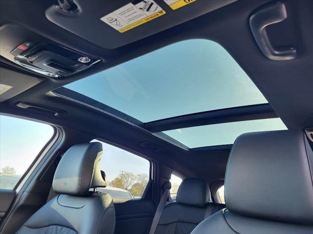 Vehicle image 13 of 33