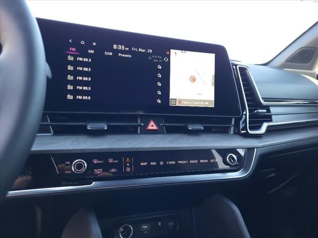 Vehicle image 14 of 33