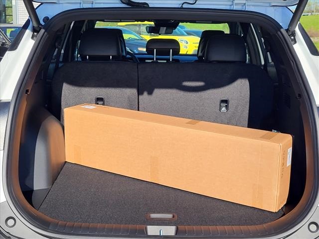 Vehicle image 28 of 33