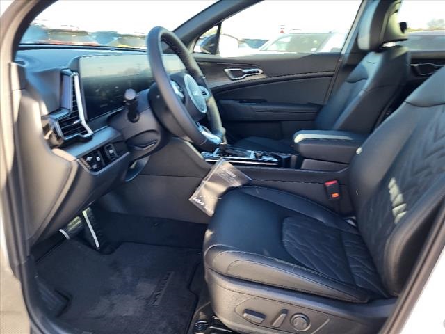 Vehicle image 9 of 33
