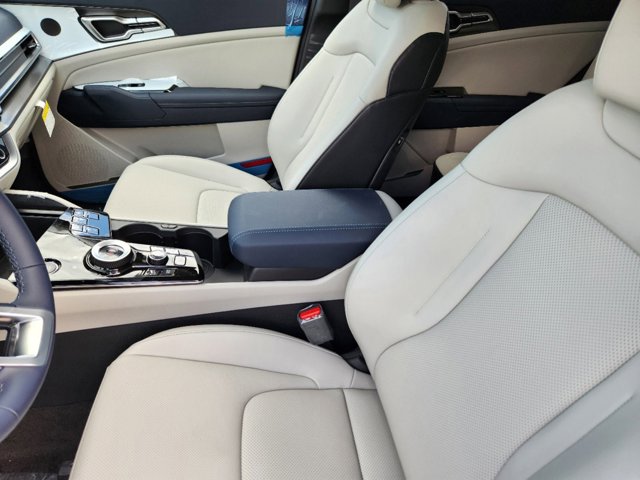 Vehicle image 9 of 21
