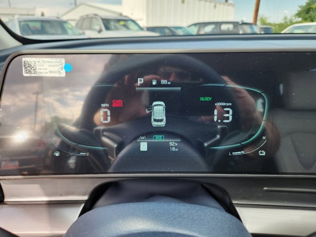 Vehicle image 18 of 21