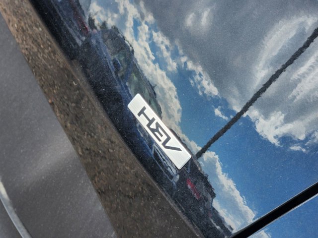Vehicle image 6 of 21